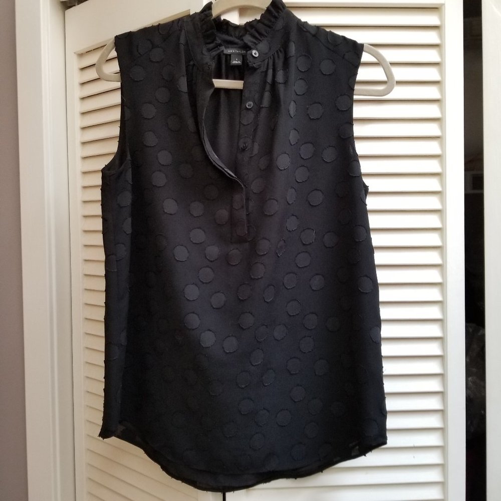 Ann Taylor Black sleeveless Blouse Sz S